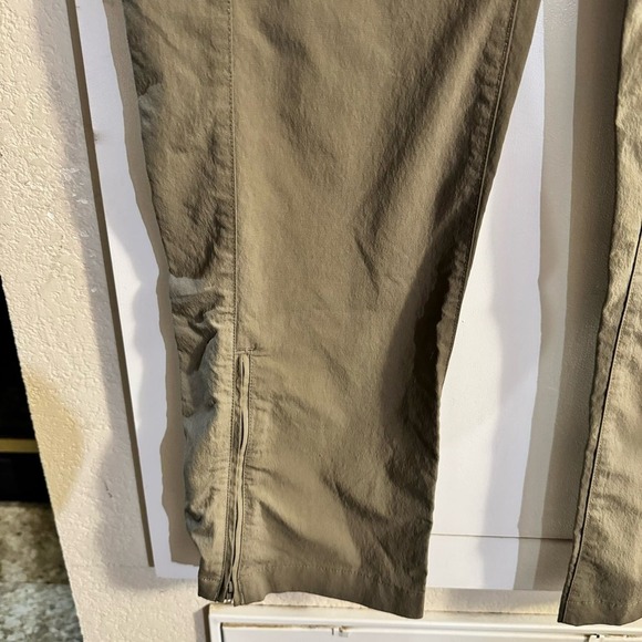The North Face Convertible Hiking Pants Size 30 - Picture 5 of 9